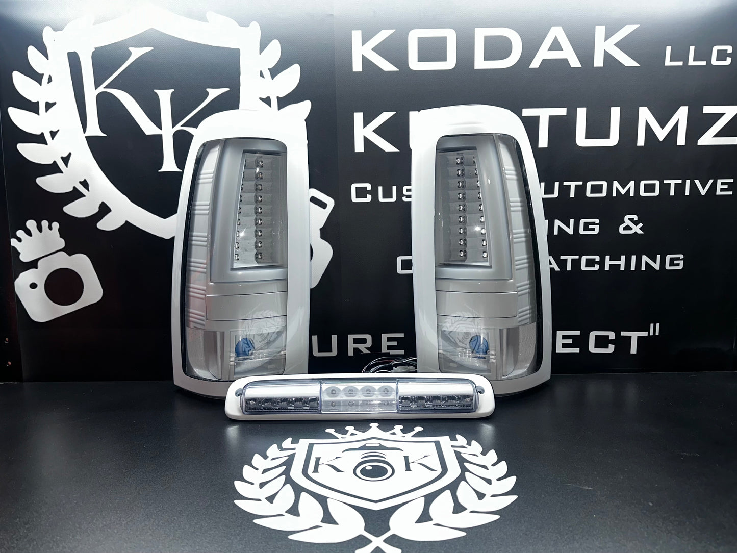 Chevy Silverado/GMC Sierra 1500/2500 Colormatched LED Tail Lights 03-06