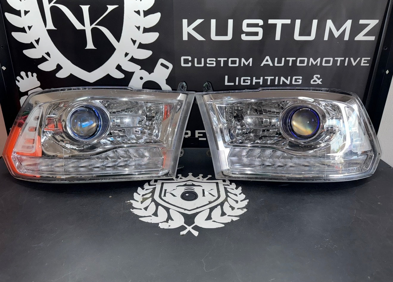 Ram 1500/2500/3500 Clear Projector Style Headlights with Switchbacks